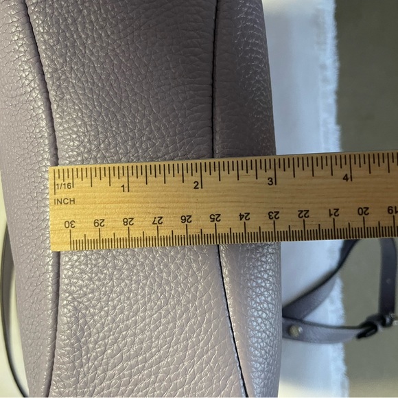 NWT MICHAEL MICHAEL KORS HALLIE. LILAC MD Messenger Leather - Picture 10 of 10